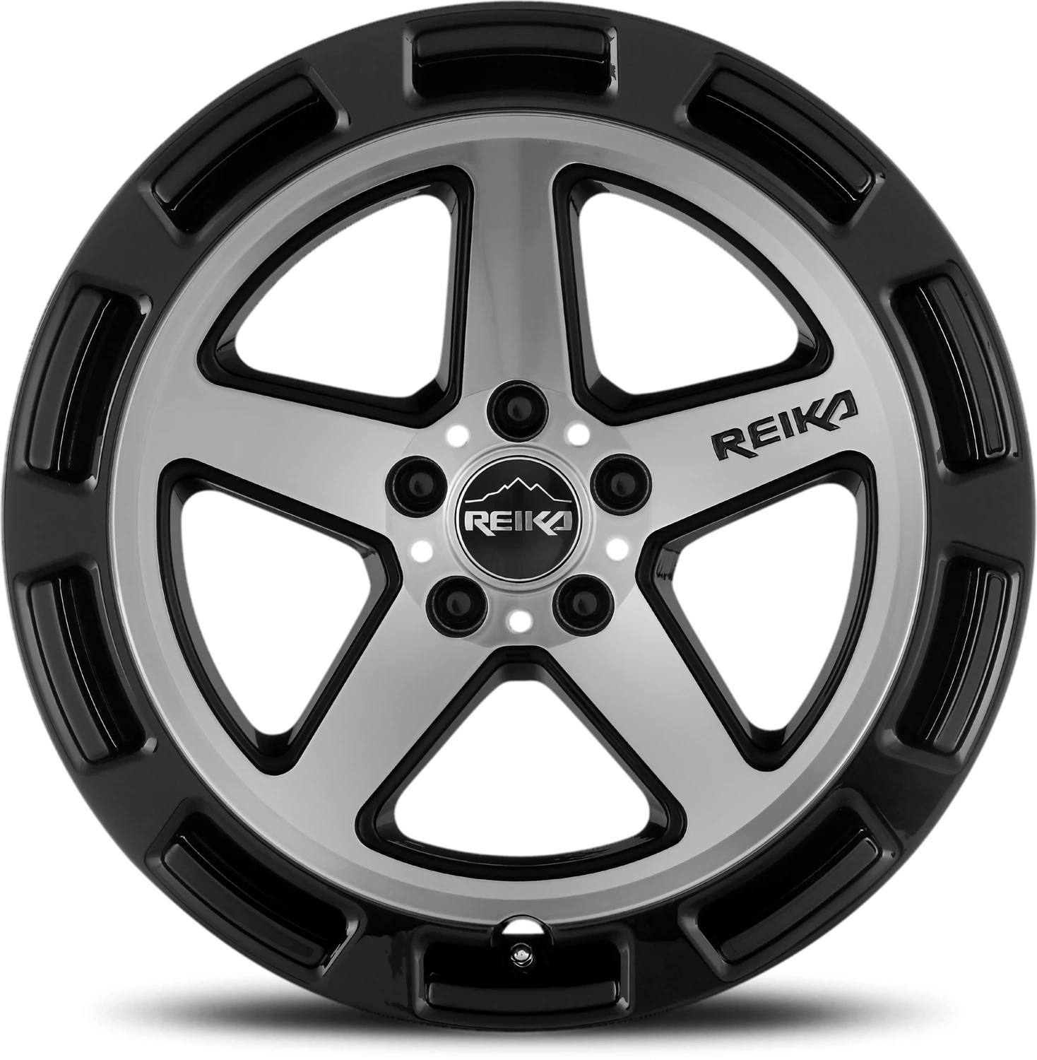 https://wheels.autosyncstudio.com/webp/Reika/Teton_R20-GBM_Gloss_Black_Machined-Face_5-lug_r20770151007f_0003.webp