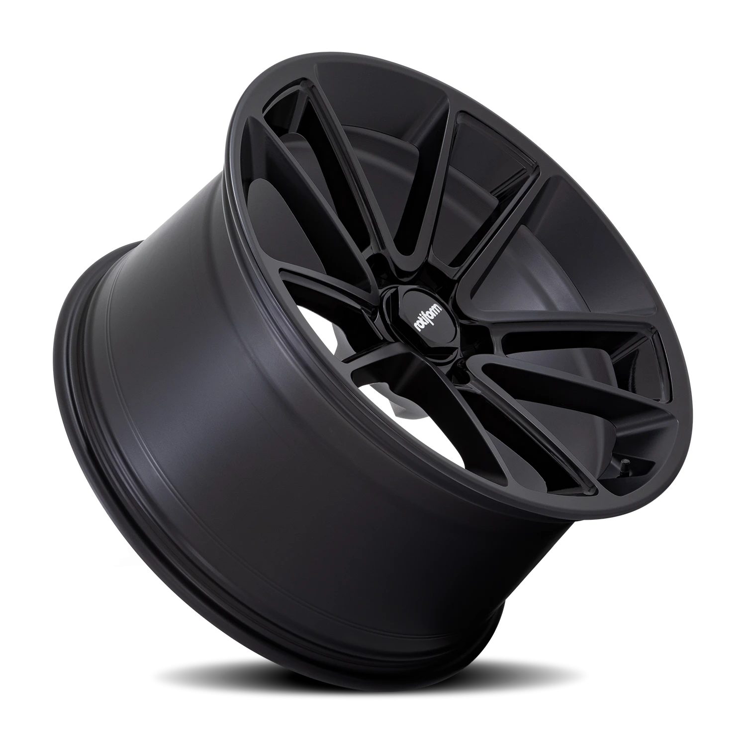 https://wheels.autosyncstudio.com/webp/Rotiform/BTL_MB_Matte_Black_Black-Cap_0002.webp
